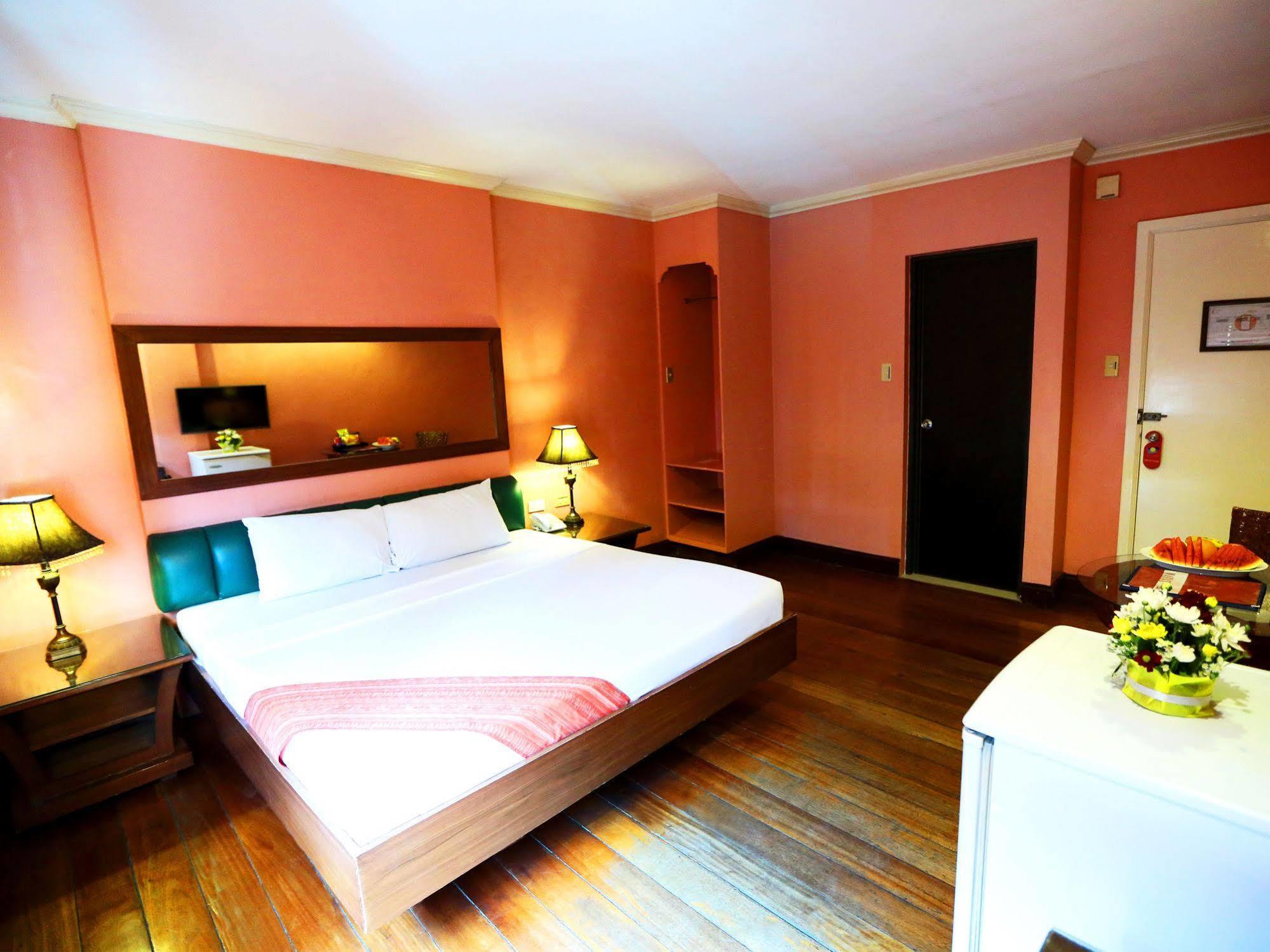Hotel La Corona De Lipa Lipa City Luaran gambar