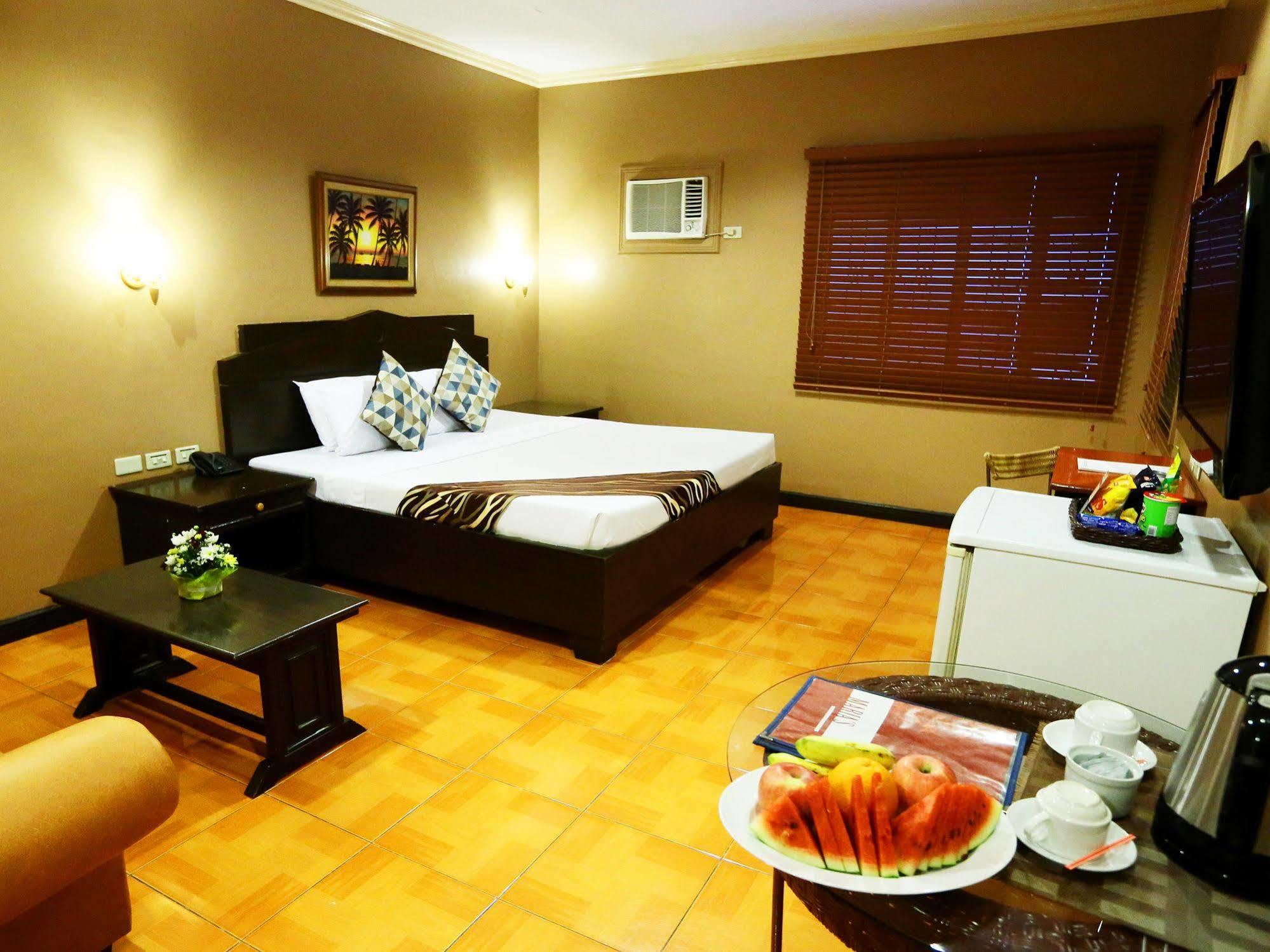 Hotel La Corona De Lipa Lipa City Luaran gambar