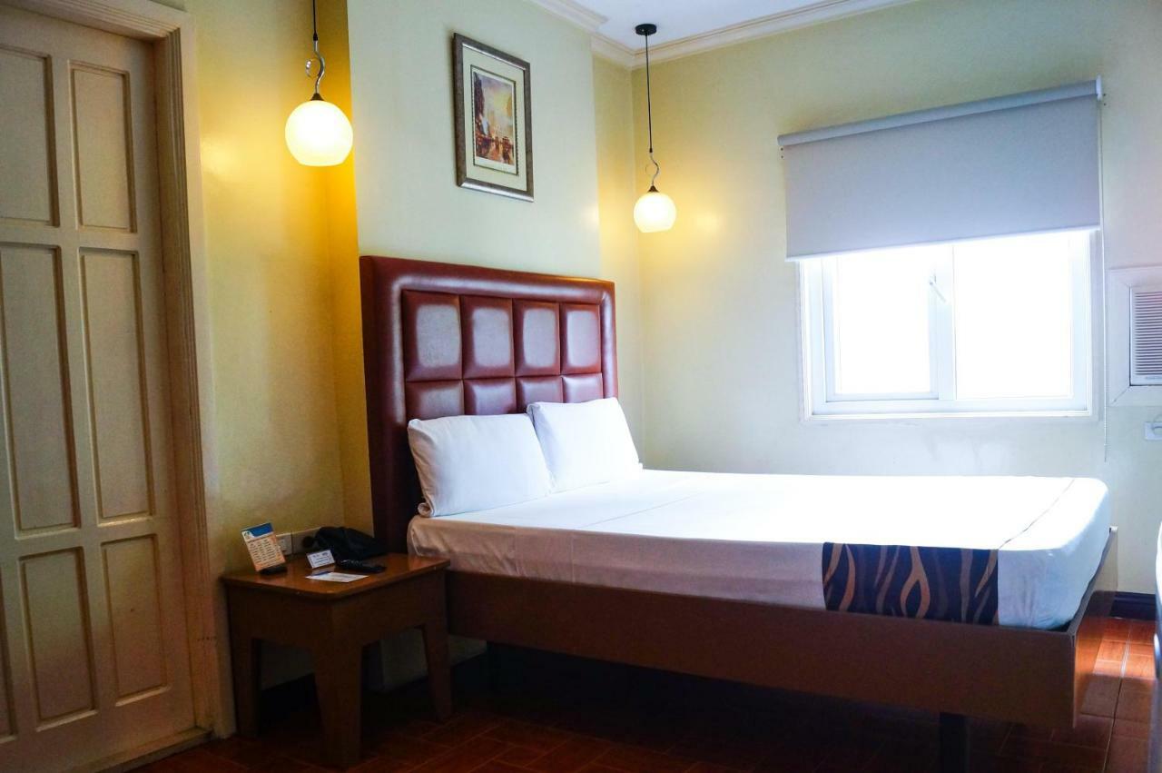 Hotel La Corona De Lipa Lipa City Luaran gambar